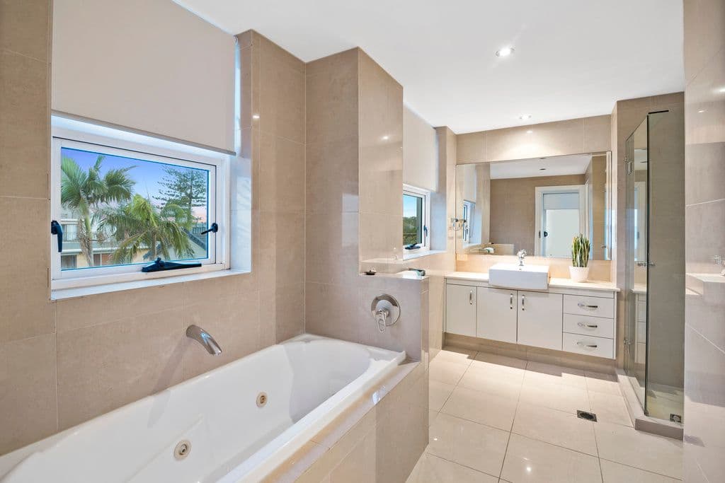 397 Golden Four Drive, Tugun QLD 4224, Tugun - Thumbnail 7