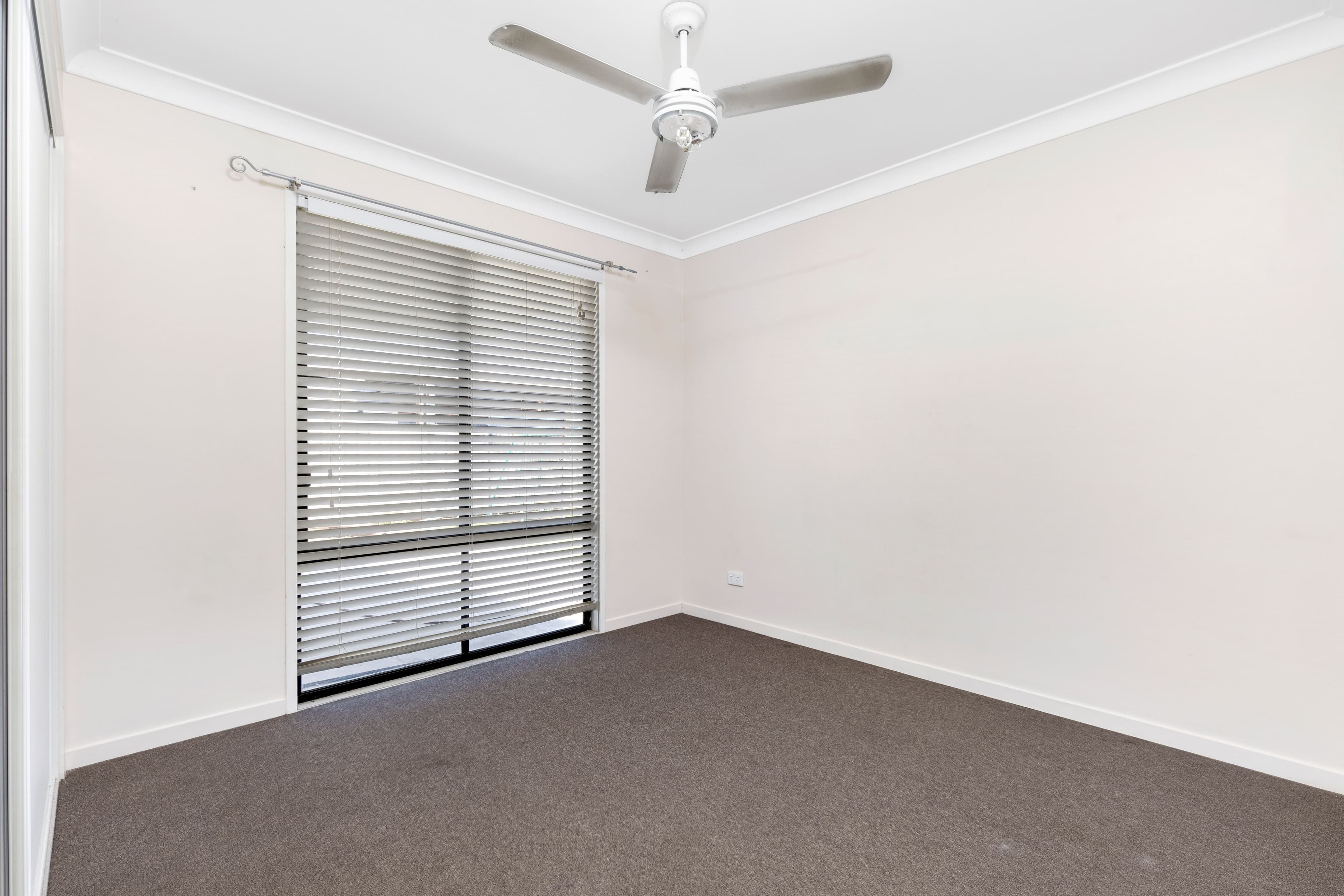 44 Mayfair Drive, Emerald QLD 4720, Emerald - Thumbnail 8