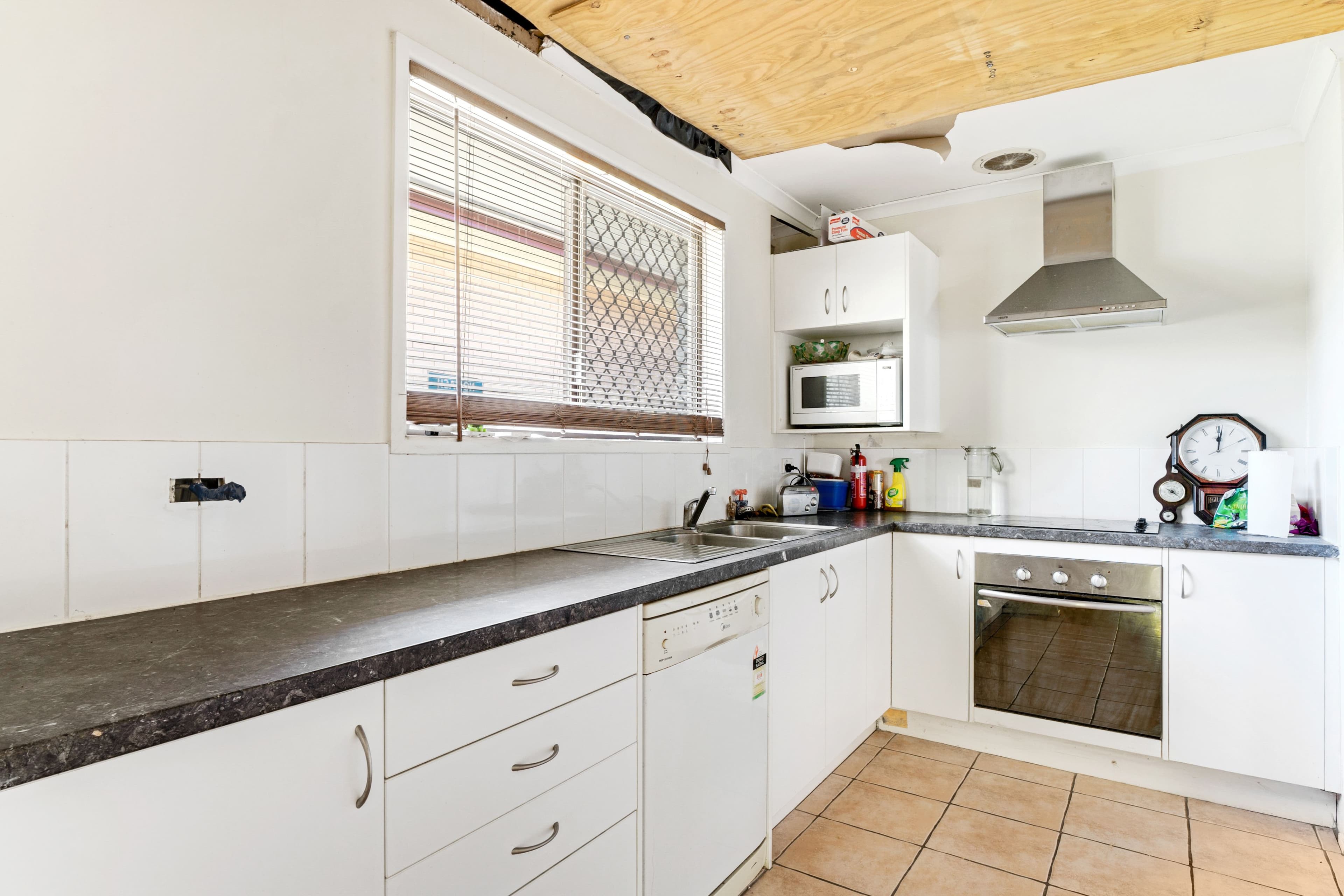 14 Orionis Street, Kingston QLD 4114, Kingston - Thumbnail 2