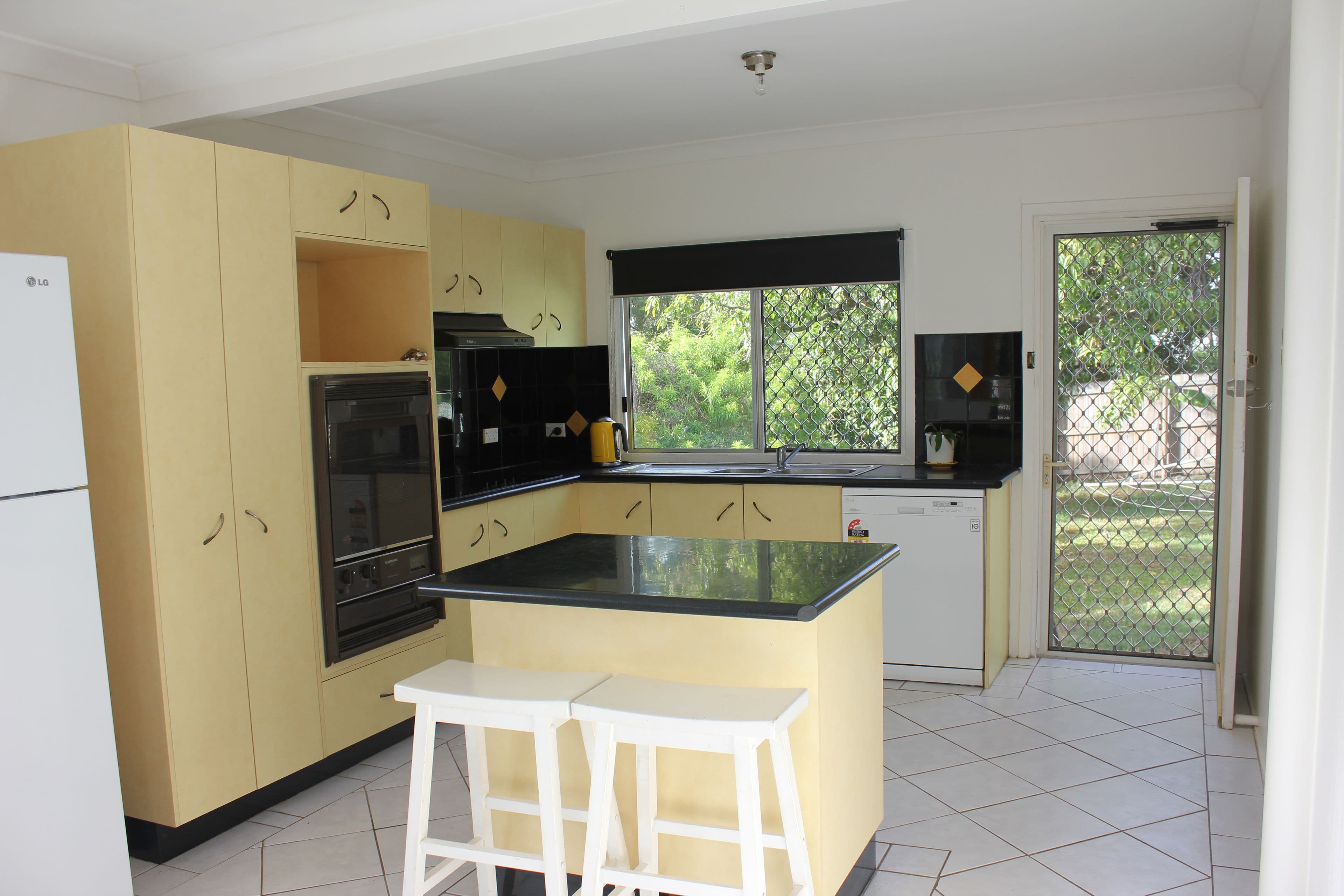 33 Pandanus Street, Cooee Bay QLD 4703, Cooee Bay - Thumbnail 3