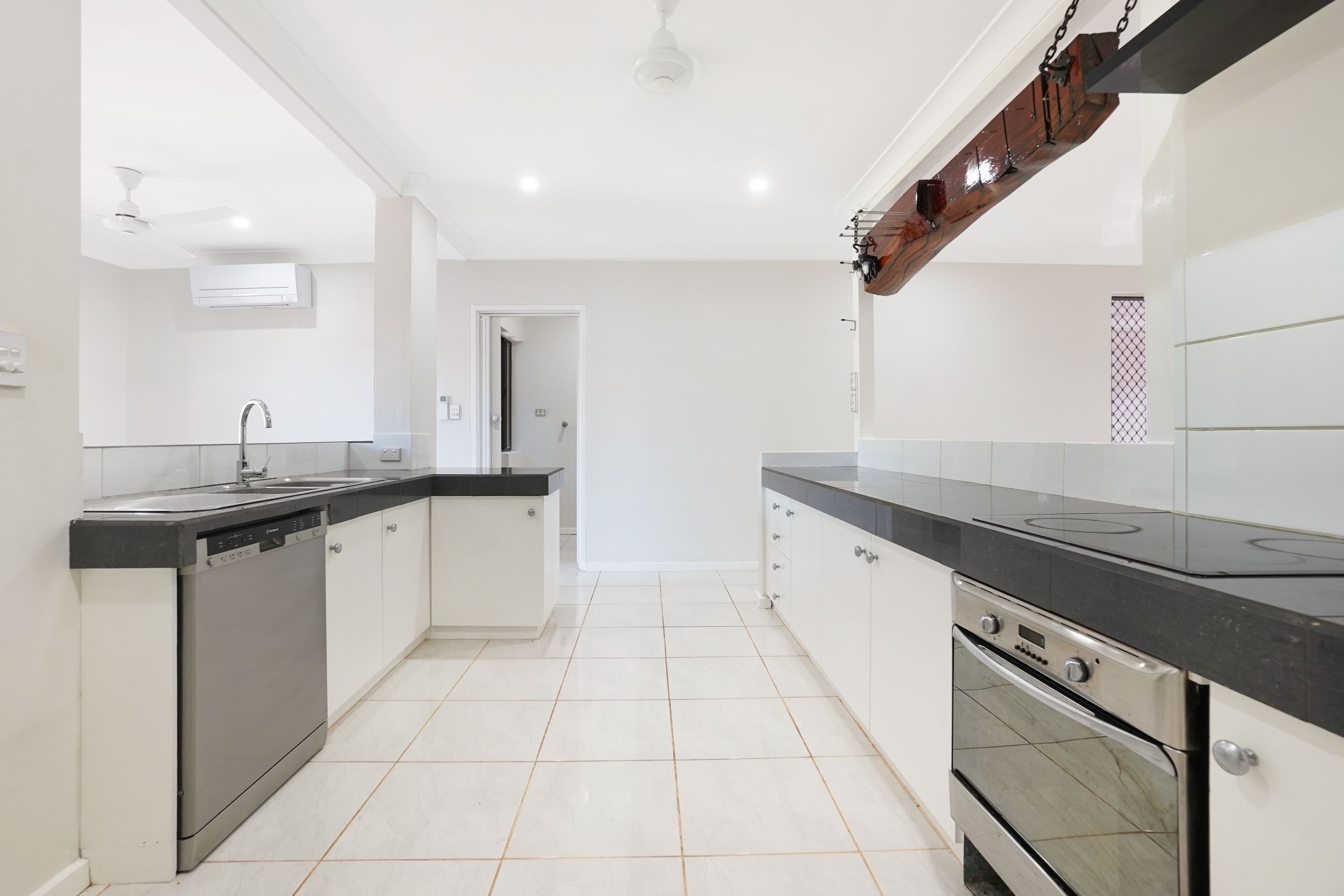 14 Grassland Crescent, Leanyer NT 0812, Leanyer - Thumbnail 6