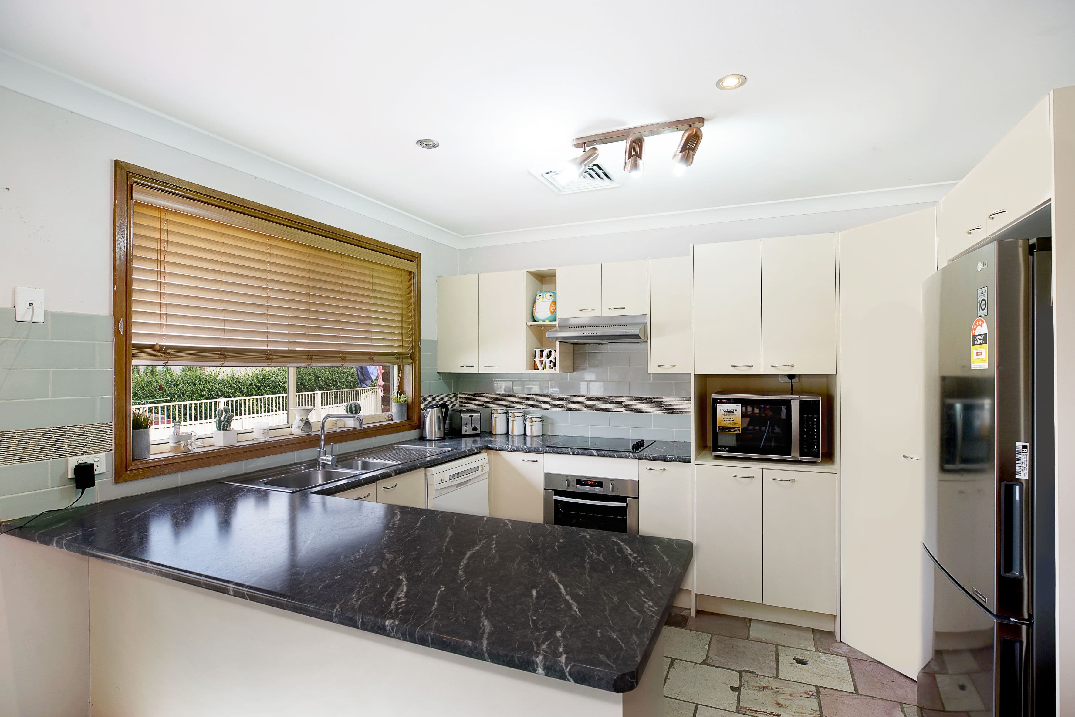18 Bluebell Close, Glenmore Park - Thumbnail 3