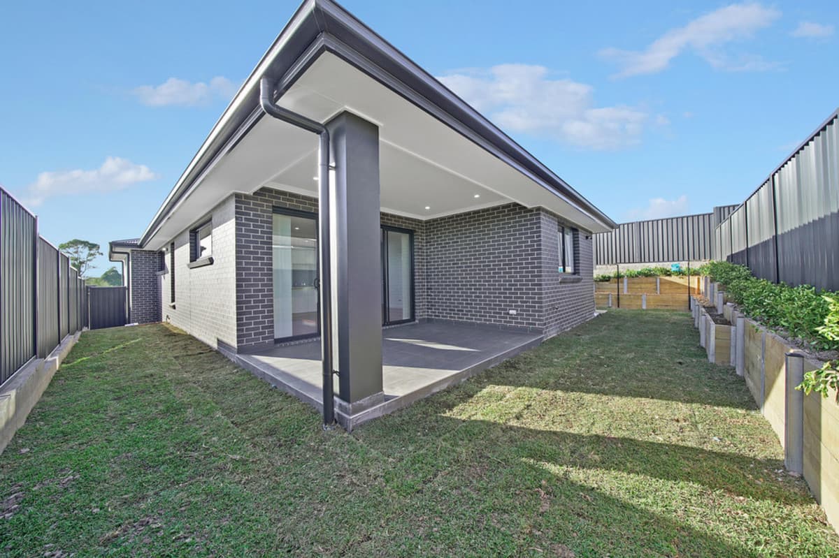 30 Roy Crescent, THIRLMERE, Thirlmere - Thumbnail 5