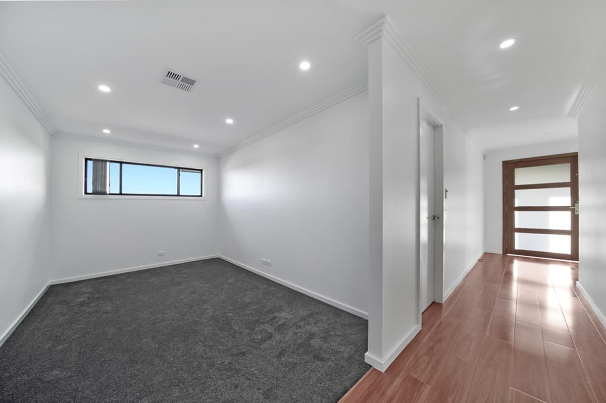 30 Roy Crescent, THIRLMERE, Thirlmere - Thumbnail 6