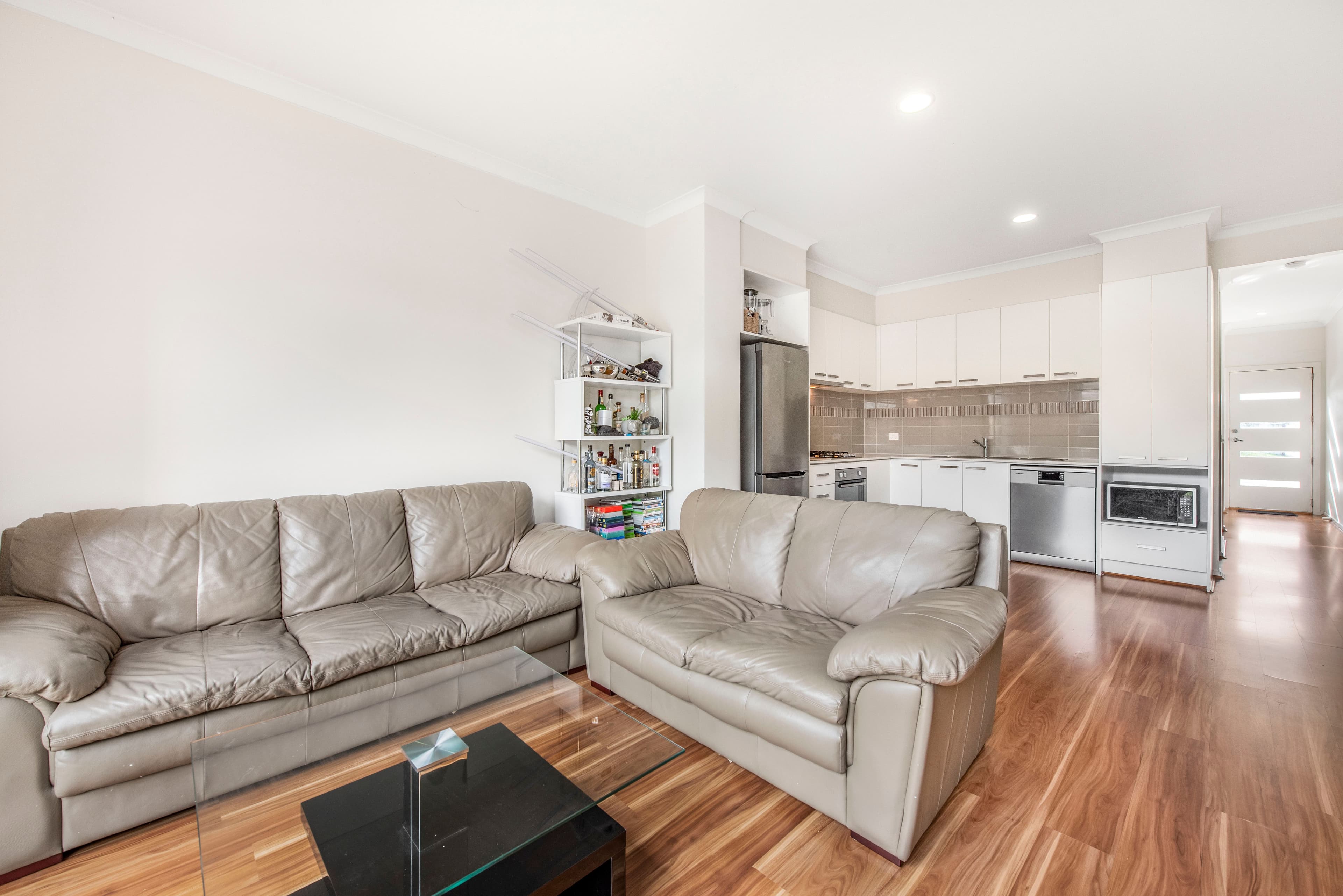 8 Park Orchard Drive, Pakenham VIC 3810, Pakenham - Thumbnail 2
