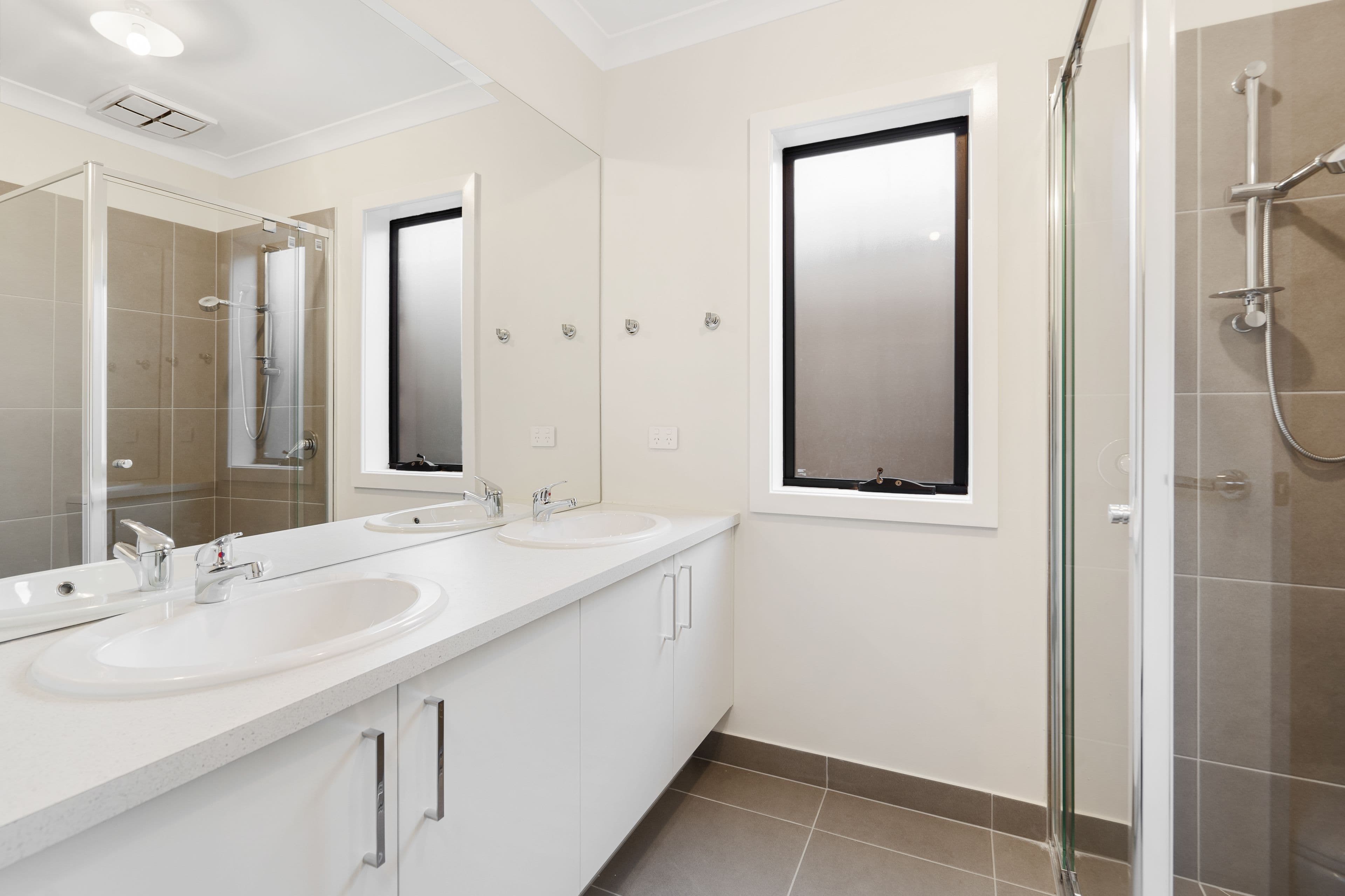 17 Sunnybank Road, FRASER RISE VIC 3336, Fraser Rise - Thumbnail 3