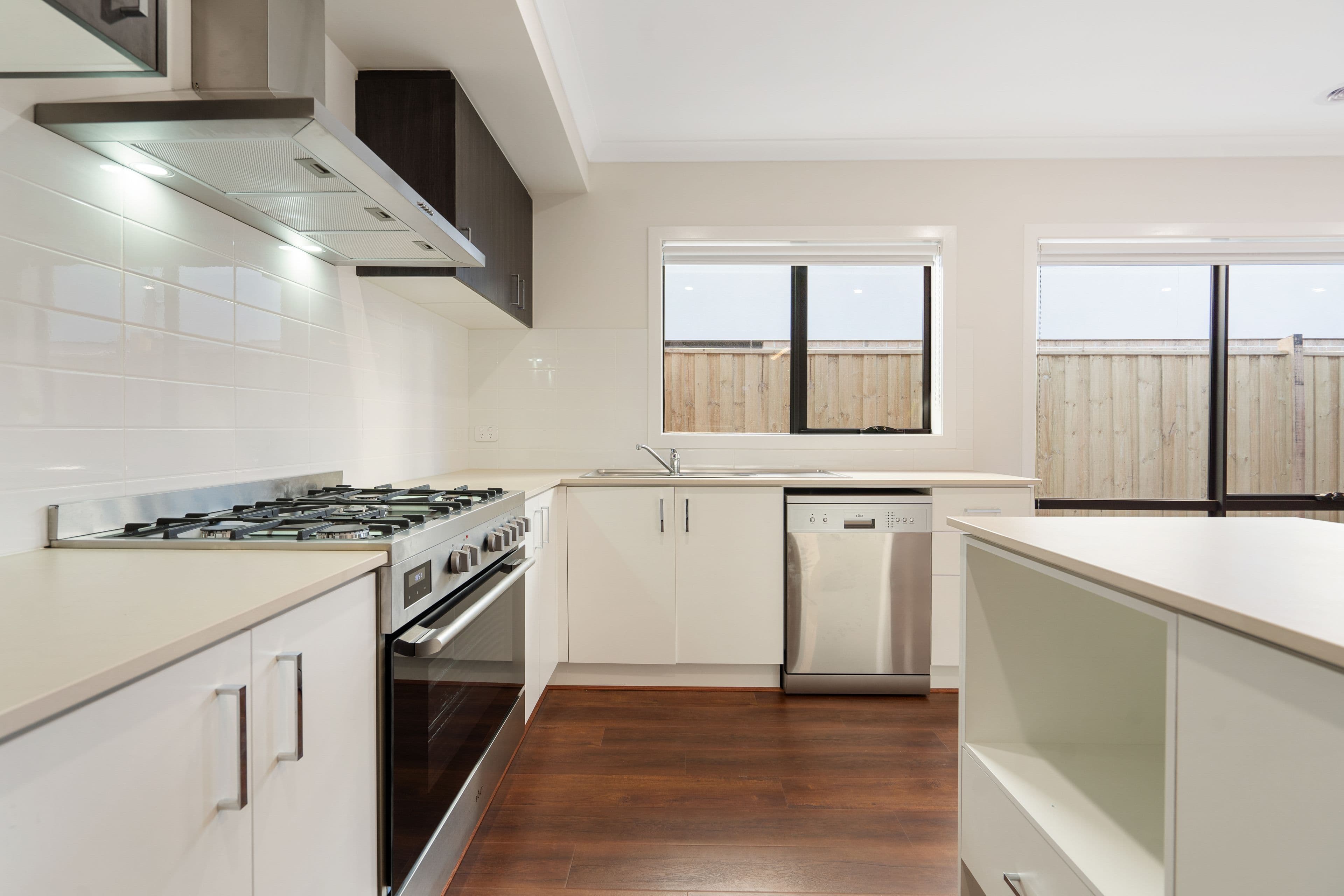 17 Sunnybank Road, FRASER RISE VIC 3336, Fraser Rise - Thumbnail 5