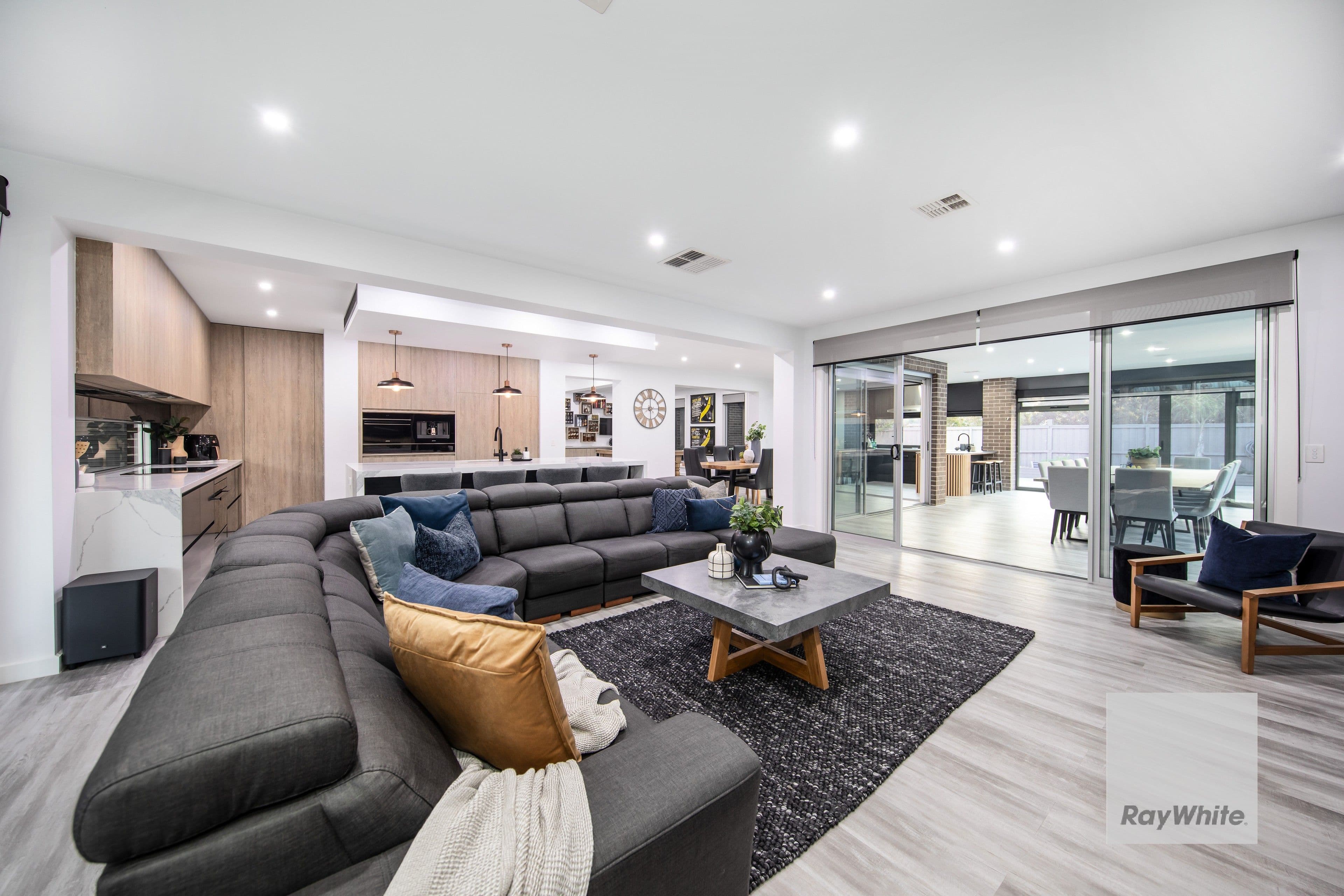 122 Taylors Hill Boulevard, Taylors Hill VIC 3037, Taylors Hill - Thumbnail 8