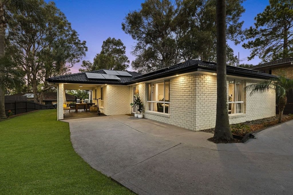 11 Sally Close, Lake Haven - Thumbnail 2