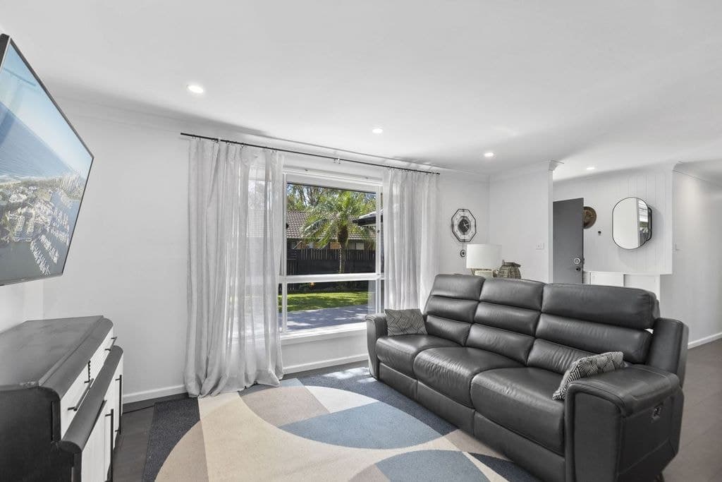 11 Sally Close, Lake Haven - Thumbnail 6