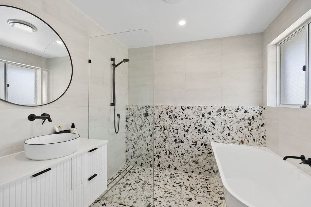 11 Sally Close, Lake Haven - Thumbnail 8