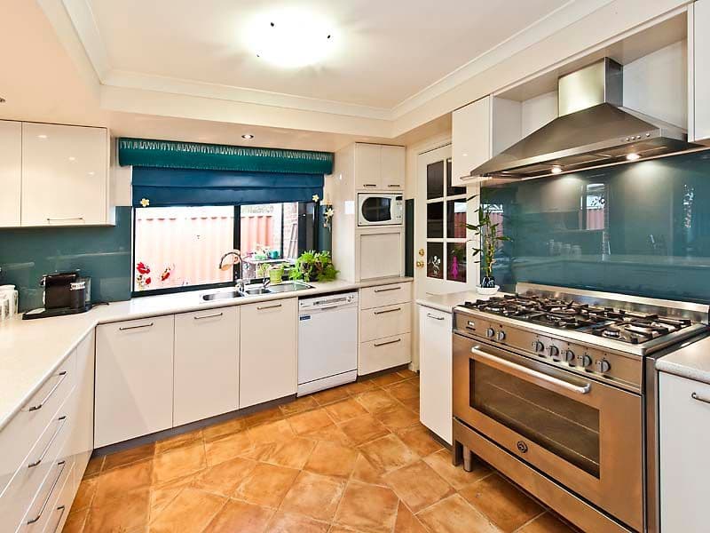 4 Pebblebeach Cove, WAIKIKI WA 6169, Waikiki - Image 1