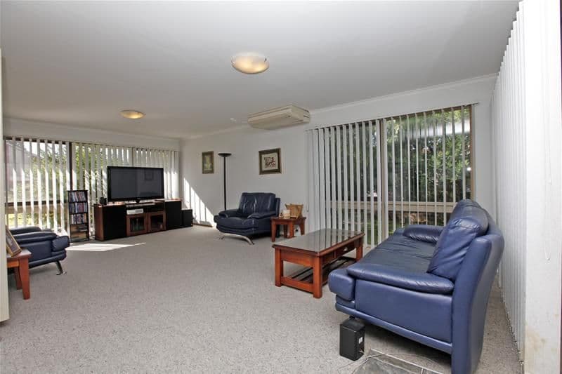 7 Flemington Drive, MILL PARK VIC 3082, Mill Park - Thumbnail 4