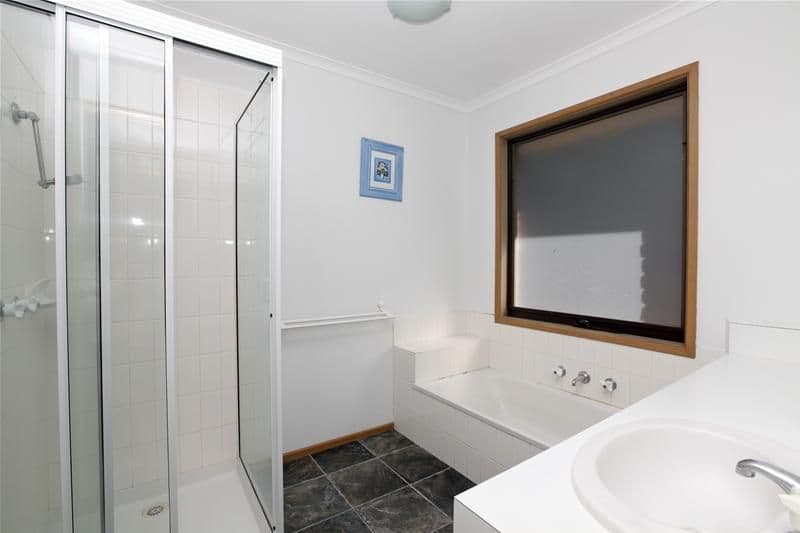7 Flemington Drive, MILL PARK VIC 3082, Mill Park - Thumbnail 6