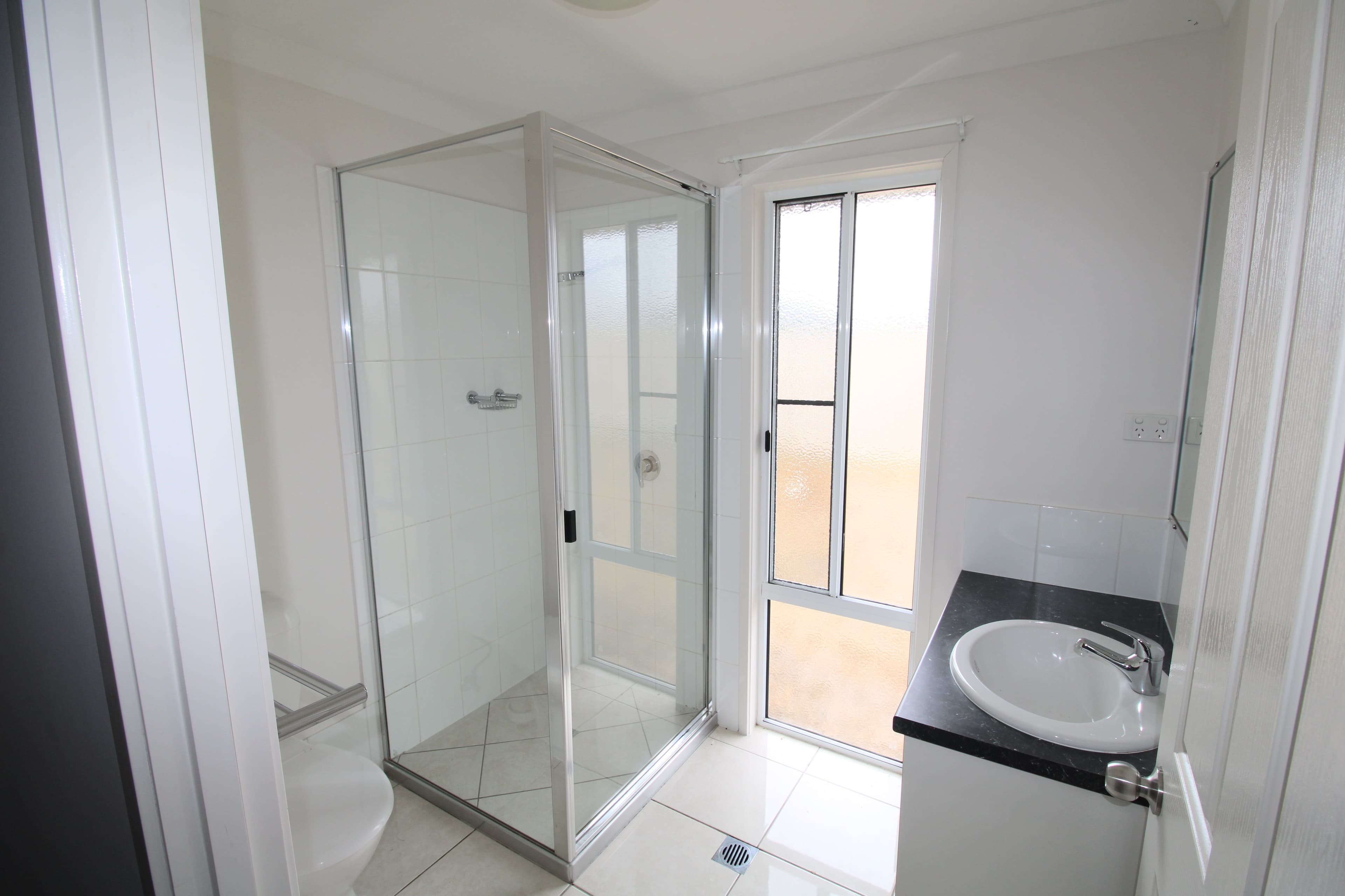 3 Whitney Street, Emerald QLD 4720, Emerald - Thumbnail 6