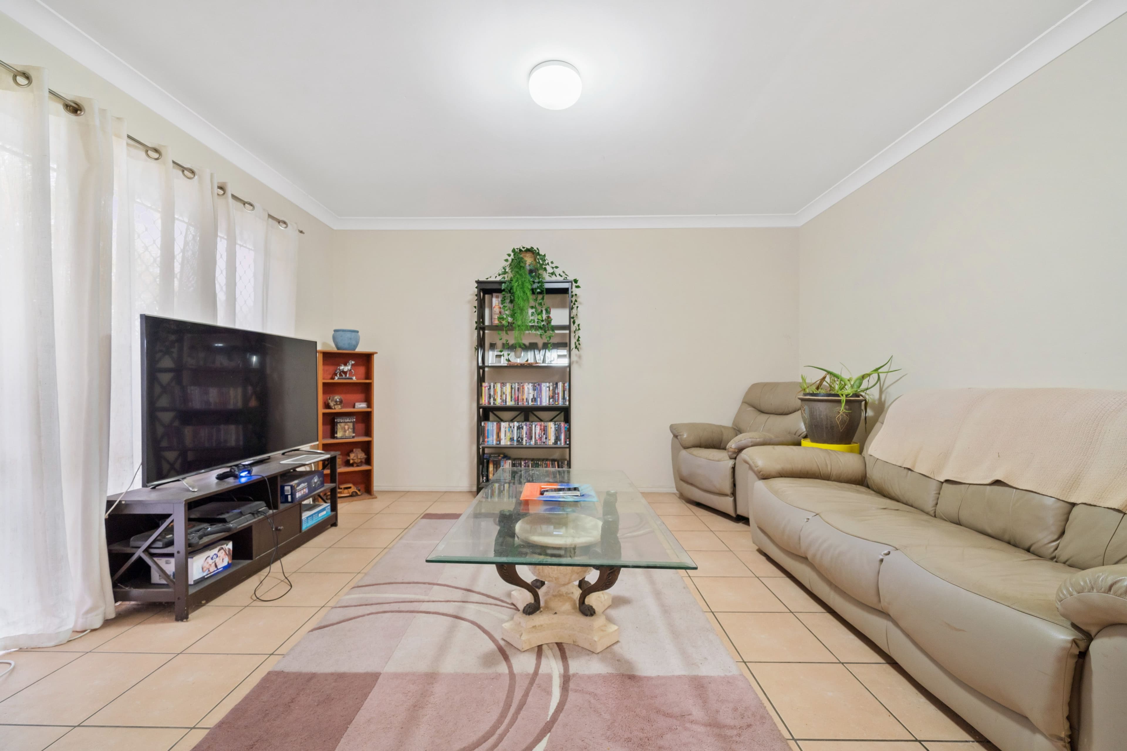 2 Kellie Court, Crestmead QLD 4132, Crestmead - Thumbnail 2