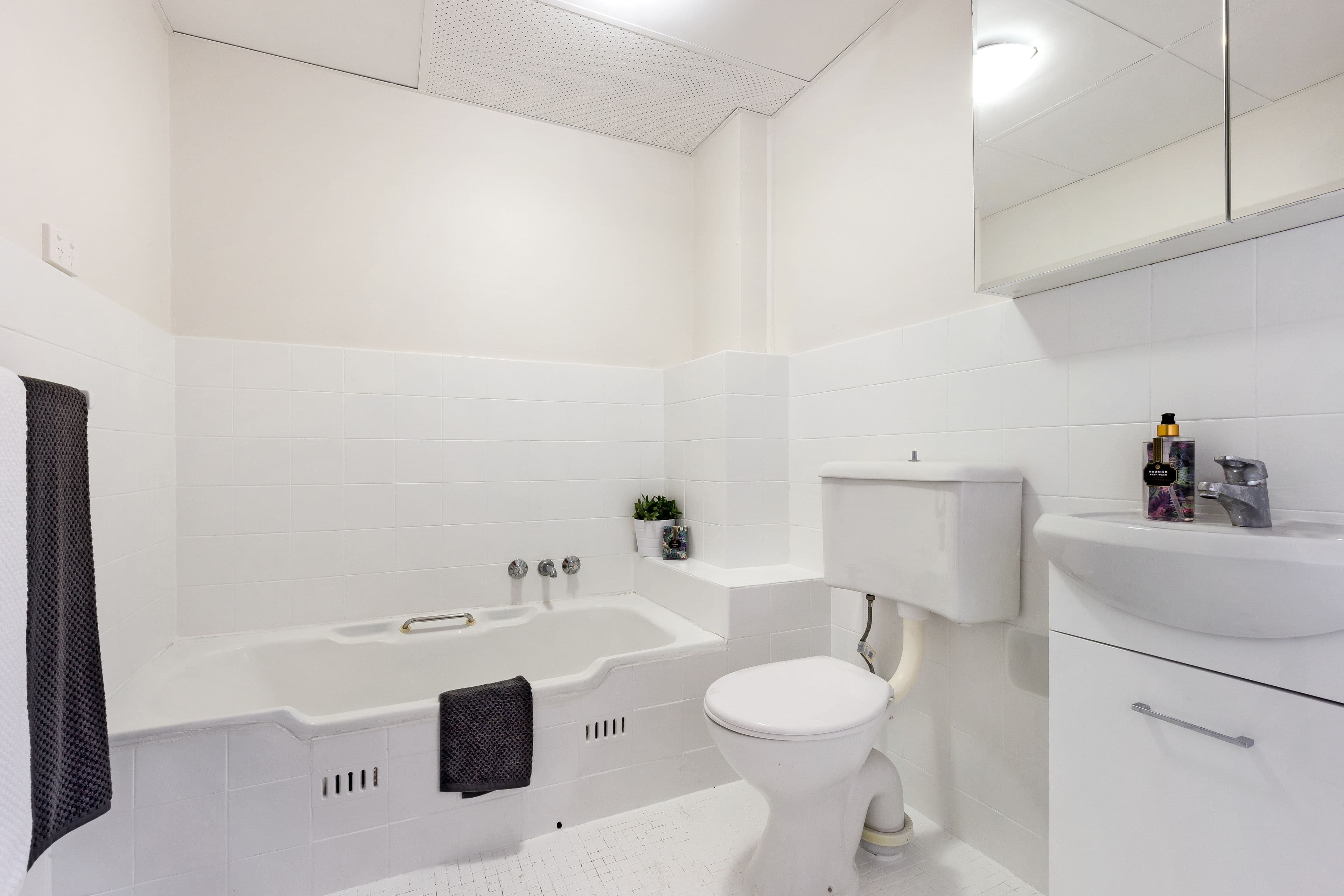 4-6 Lynvale Close, Lane Cove NSW 2066, Lane Cove North - Thumbnail 6