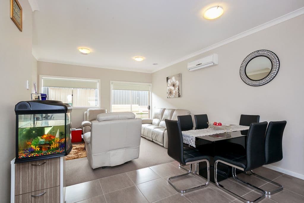 24 Ballybunion Avenue, Craigieburn VIC 3064, Craigieburn - Thumbnail 2