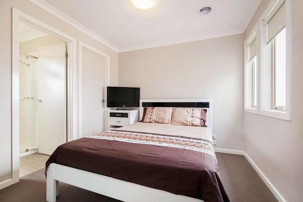 24 Ballybunion Avenue, Craigieburn VIC 3064, Craigieburn - Thumbnail 5