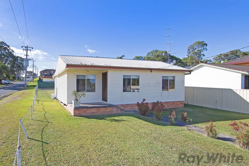17 Laelana Avenue, Budgewoi - Image 1