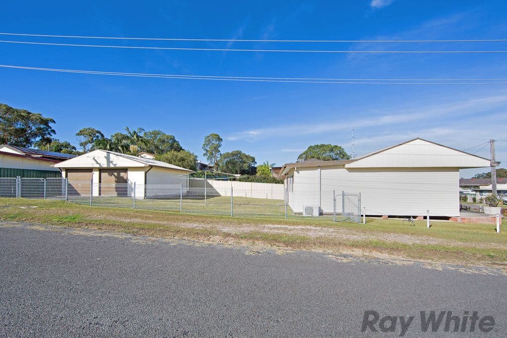 17 Laelana Avenue, Budgewoi - Thumbnail 2