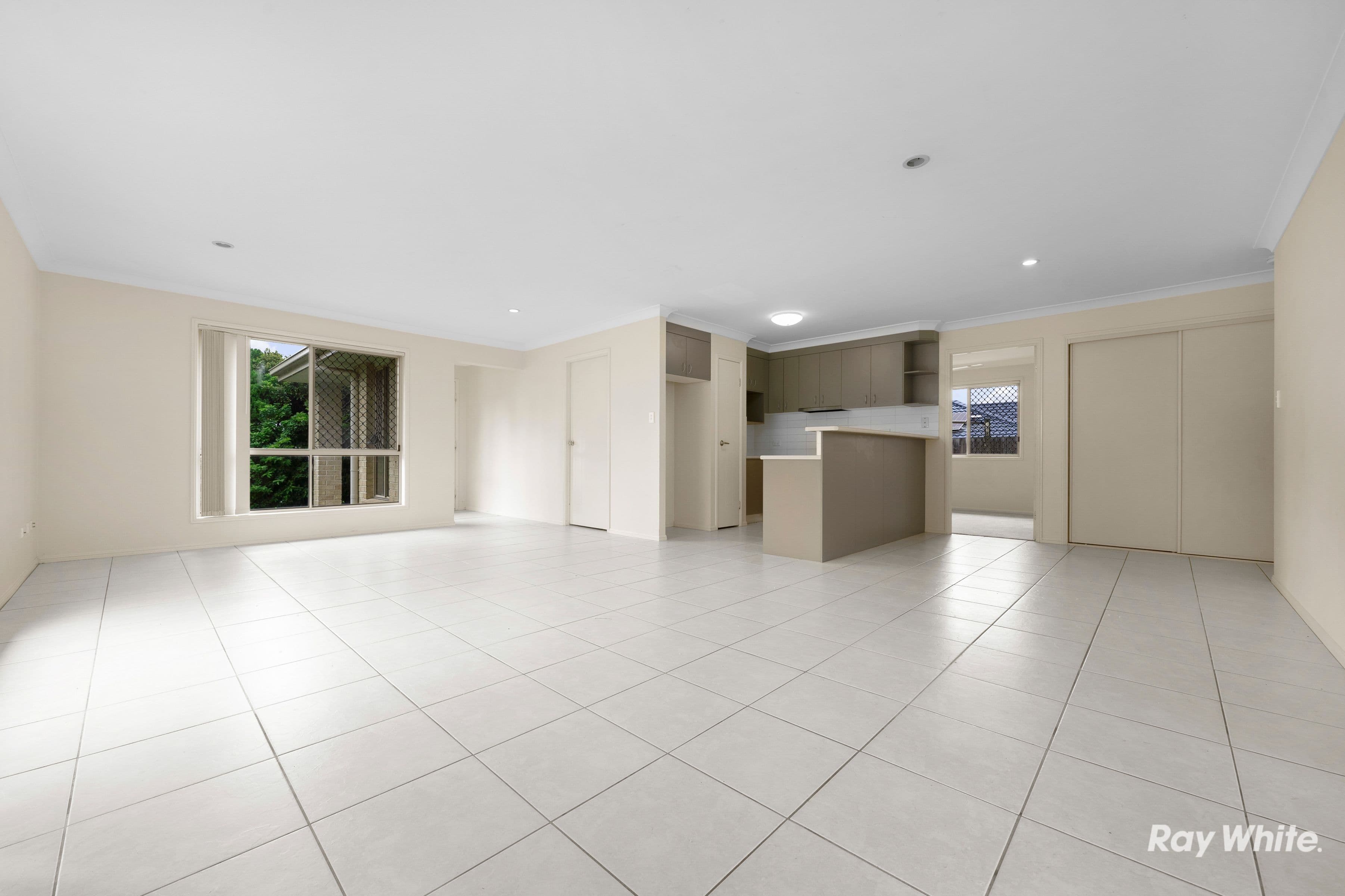 28B Spruce Street, Loganlea QLD 4131, Loganlea - Thumbnail 4