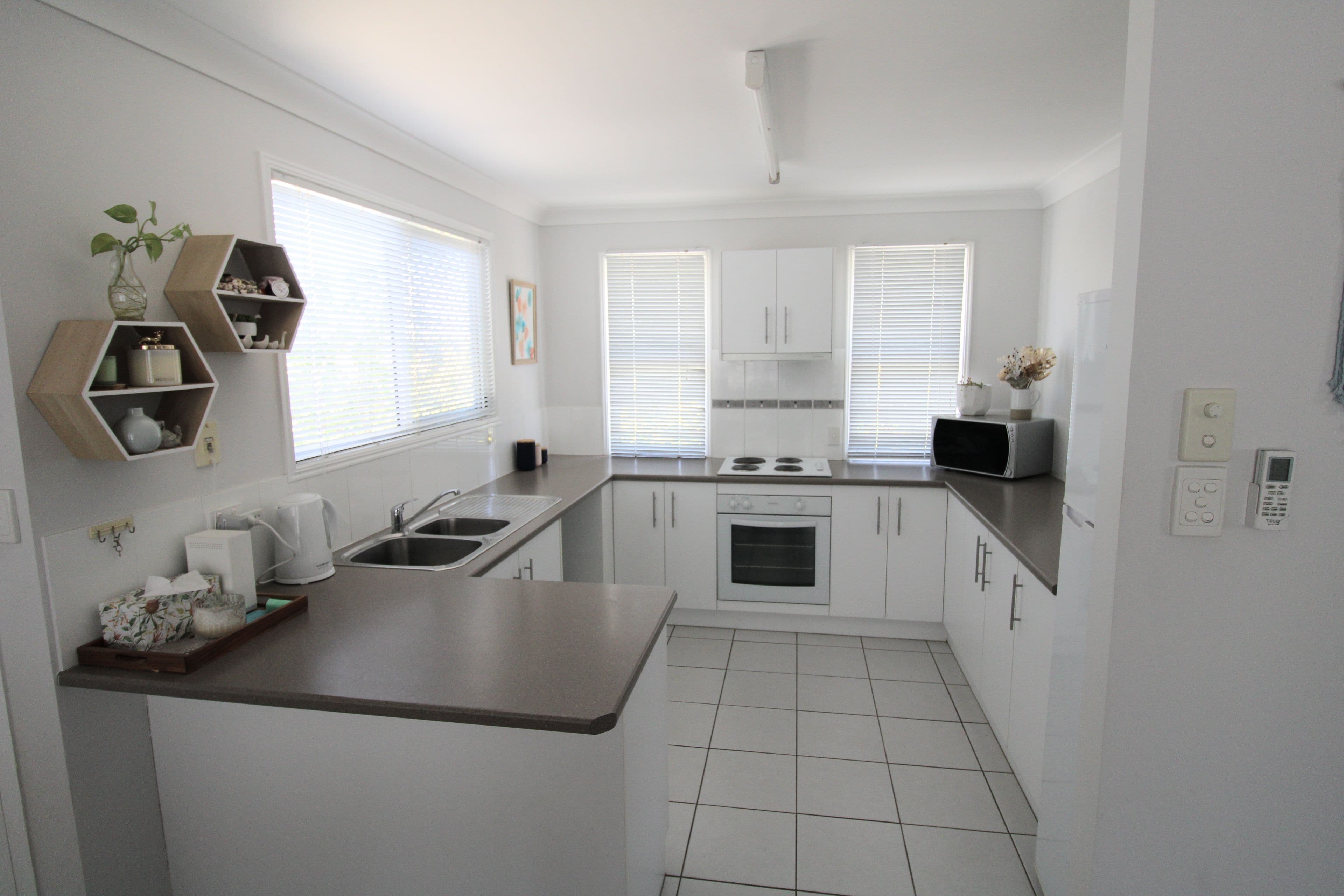 21 Mayfair Drive, Emerald QLD 4720, Emerald - Thumbnail 5