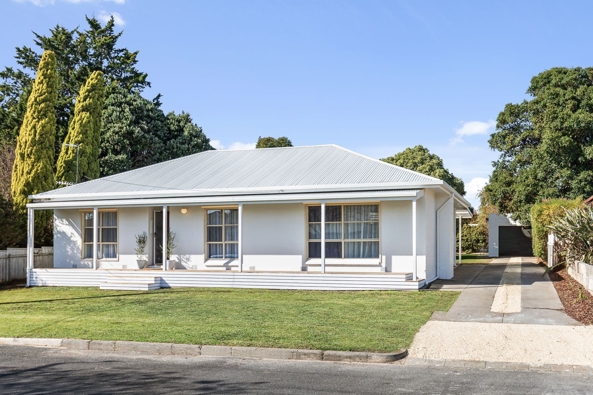 22 Umpherston Street, Mount Gambier SA 5290, Mount Gambier - Thumbnail 3