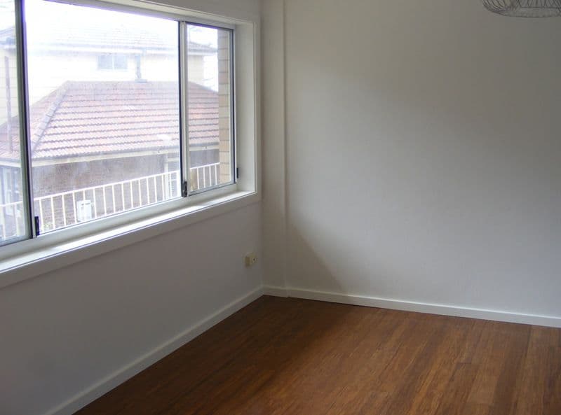 6 Parkside Avenue, WOLLONGONG NSW 2500, Wollongong - Thumbnail 2