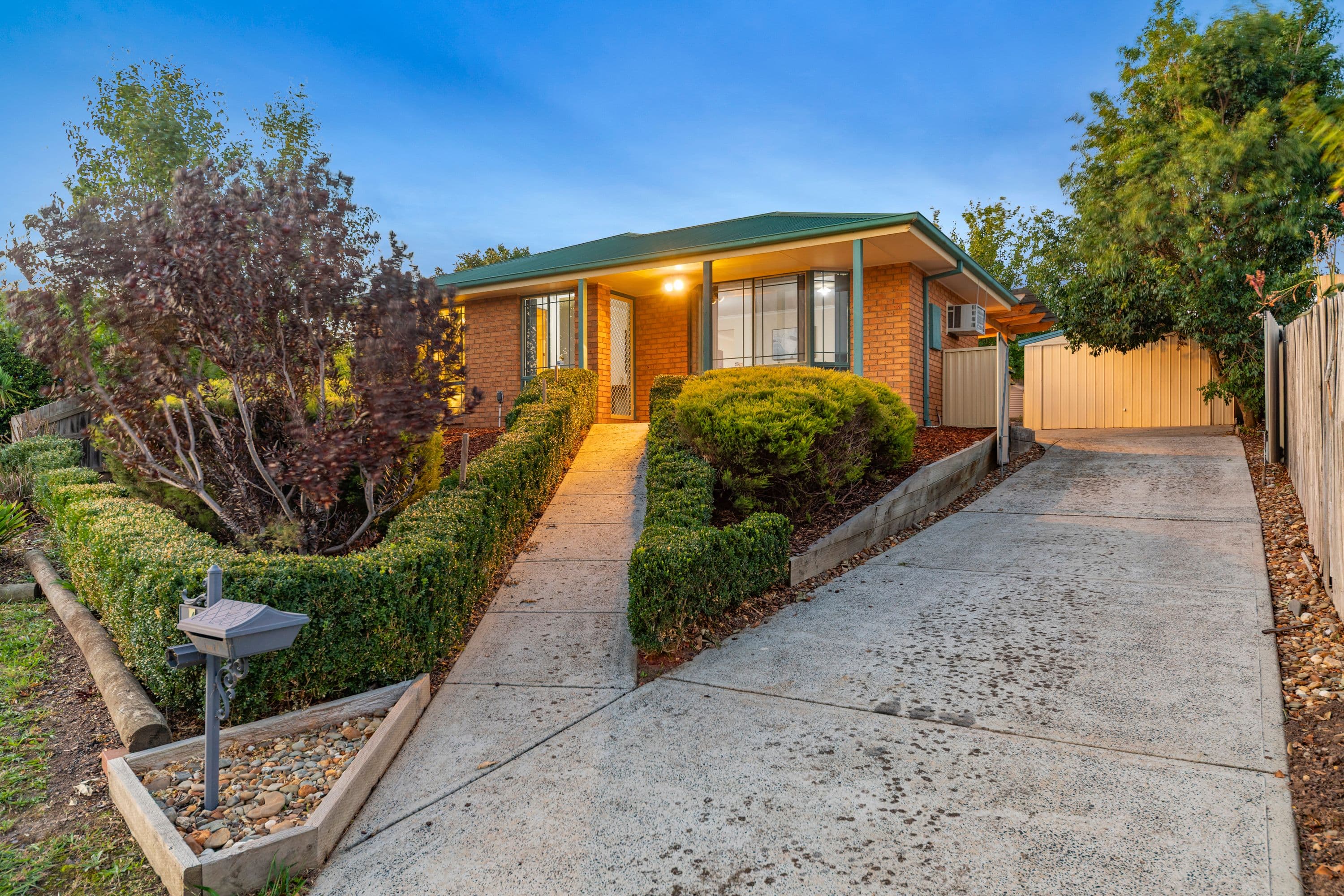 4 Anna Court, Pakenham VIC 3810, Pakenham - Thumbnail 3