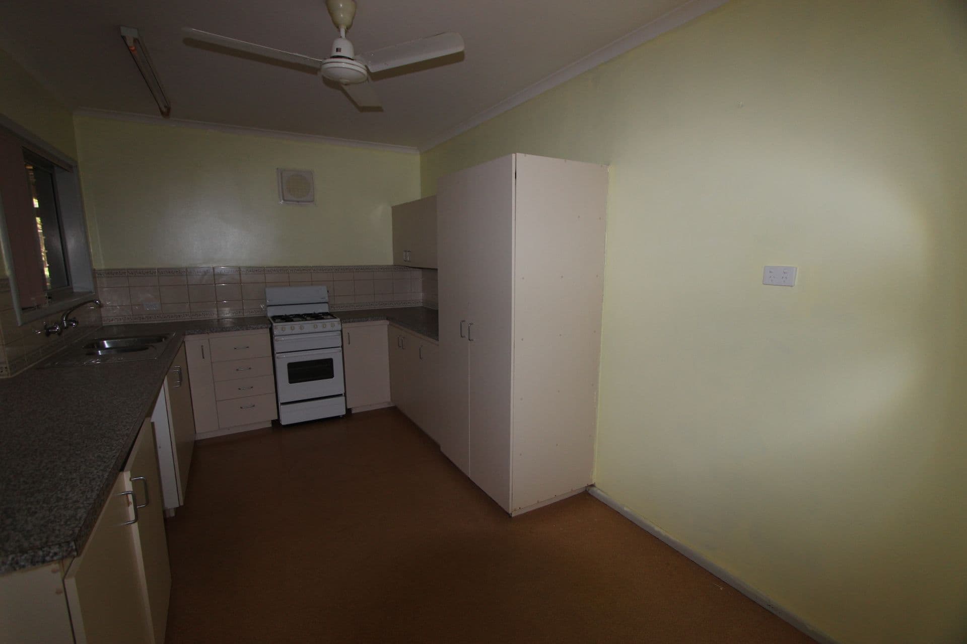 4 Collett Close, Millars Well WA 6714, Millars Well - Thumbnail 3