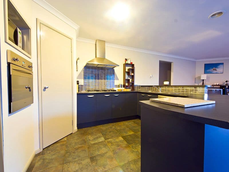 23 Tarragon Drive, TARNEIT VIC 3029, Tarneit - Thumbnail 3