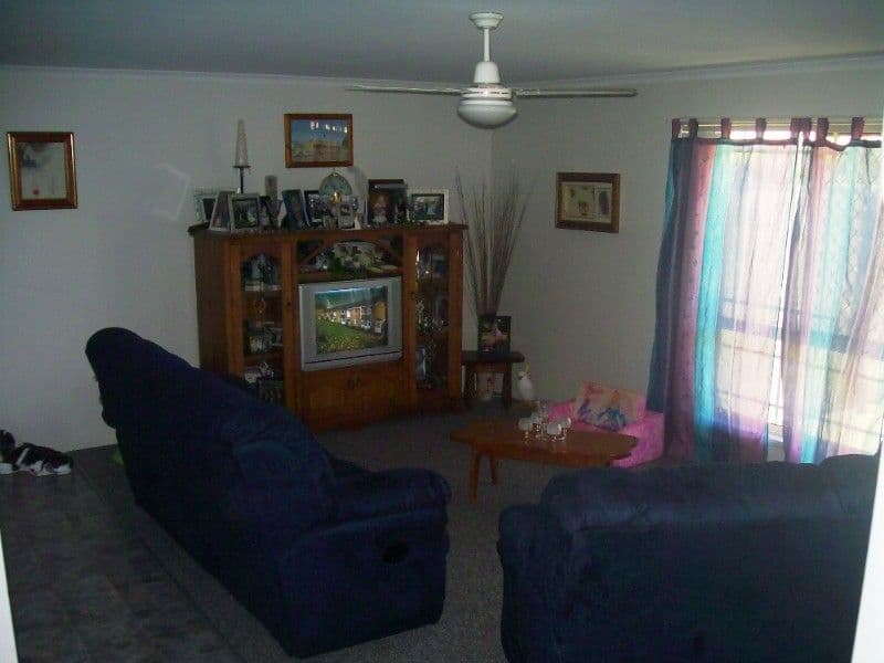 2 Metcalfe Court, BUNDABERG QLD 4670, Bundaberg Central - Thumbnail 5