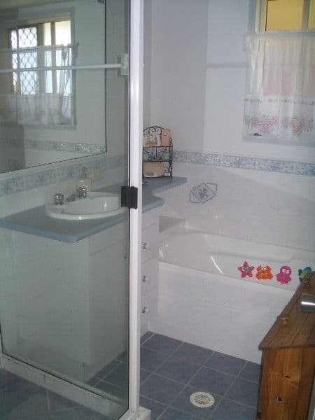 2 Metcalfe Court, BUNDABERG QLD 4670, Bundaberg Central - Thumbnail 8