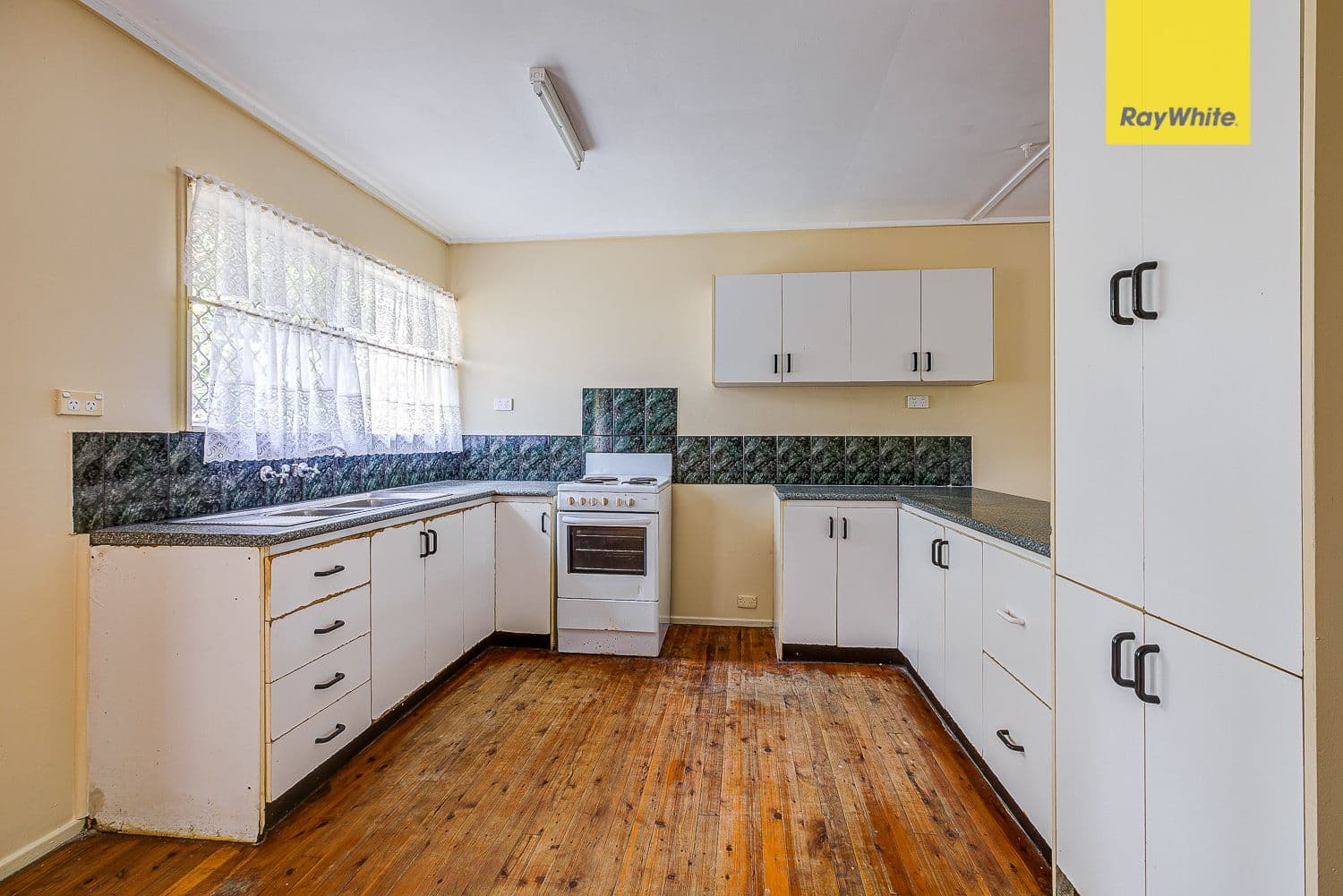 15 Mikaga Court, Woodridge QLD 4114, Woodridge - Thumbnail 7