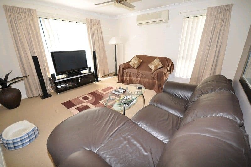 148 Christina Ryan Way, ARUNDEL QLD 4214, Arundel - Thumbnail 3