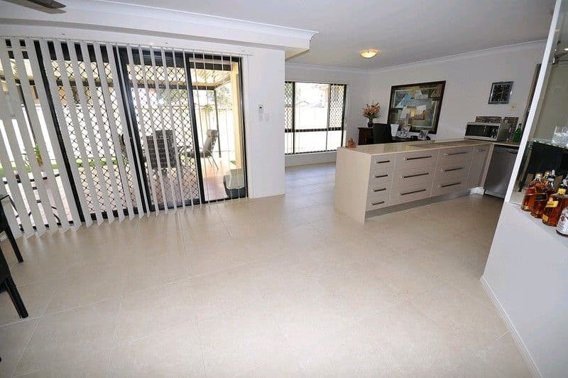148 Christina Ryan Way, ARUNDEL QLD 4214, Arundel - Thumbnail 6