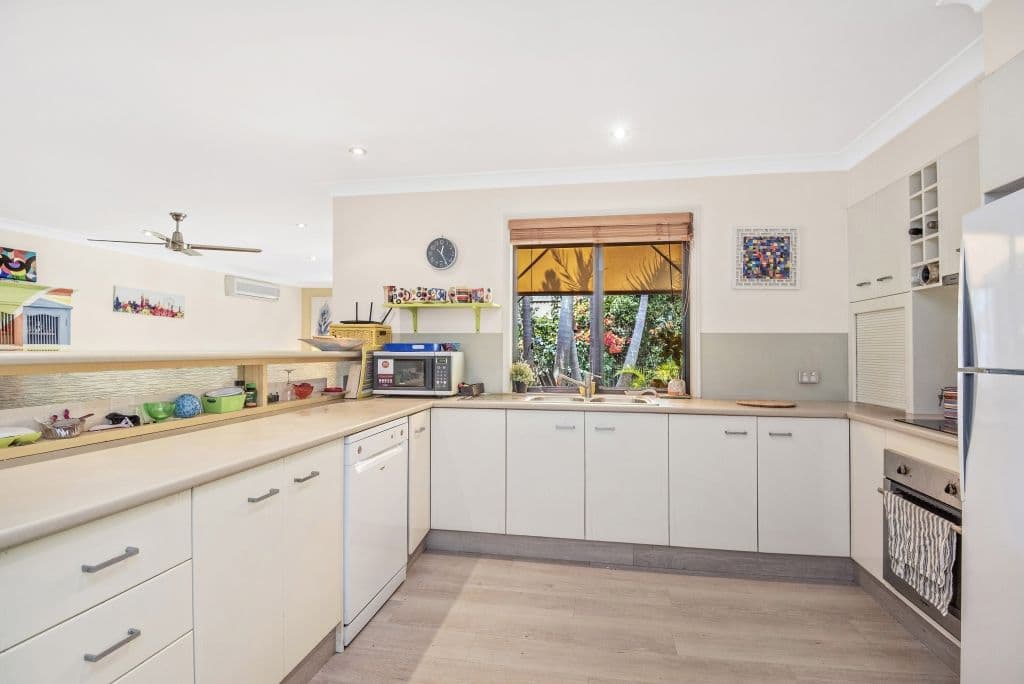 22 Islander Court, Burleigh Waters QLD 4220, Burleigh Waters - Thumbnail 4