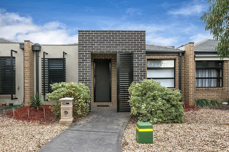 11 Peppermint Walk, MELTON VIC 3337, Melton - Image 1