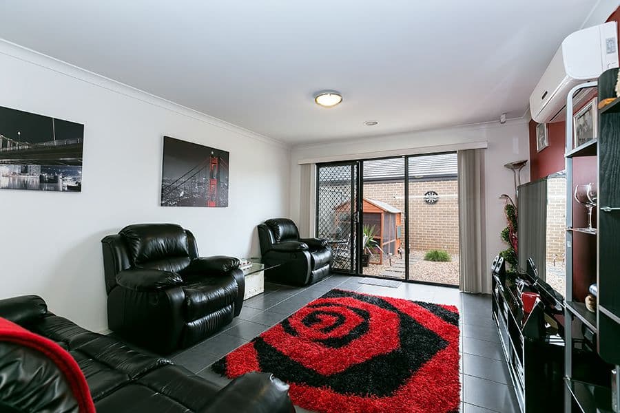 11 Peppermint Walk, MELTON VIC 3337, Melton - Thumbnail 4