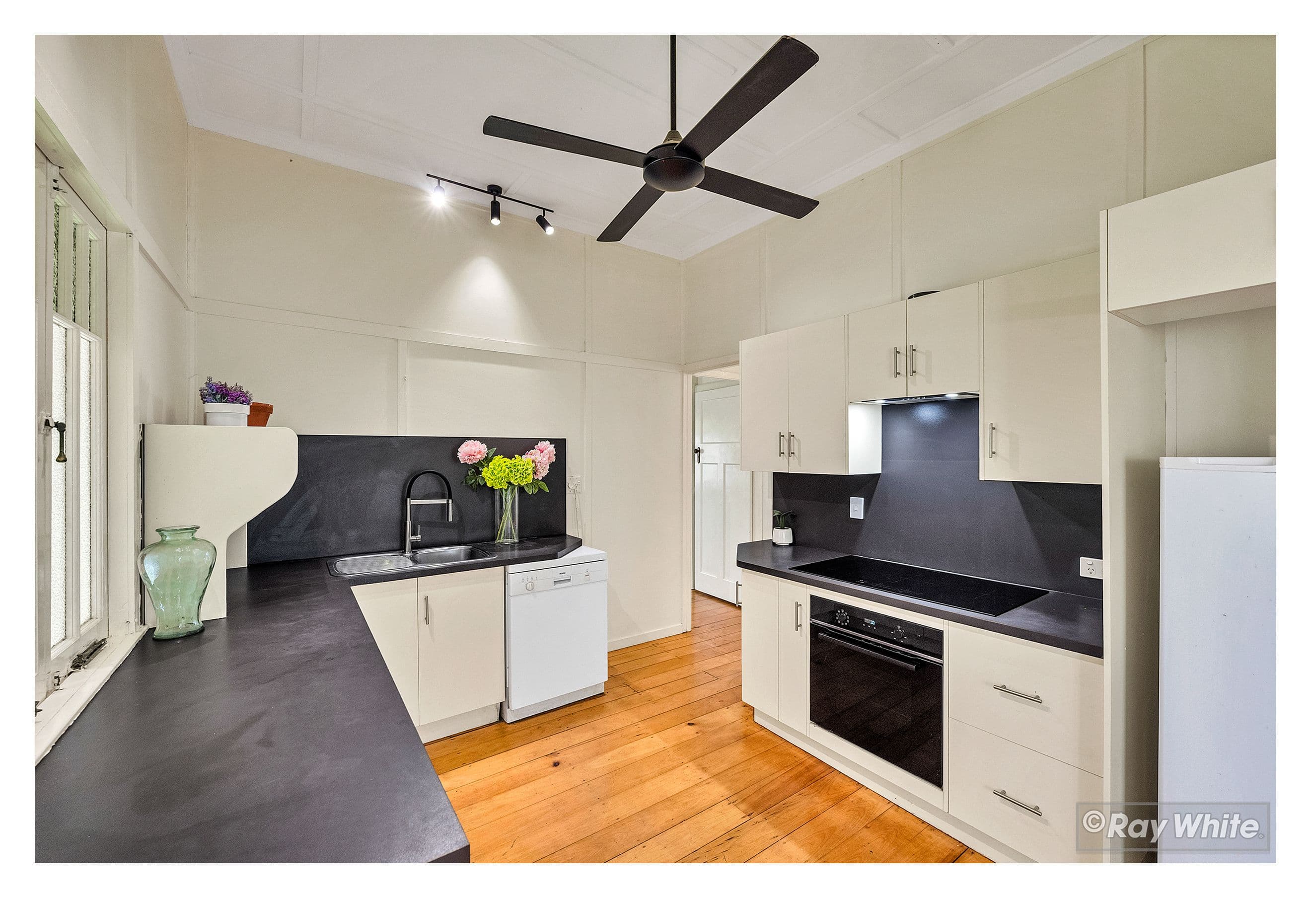 35 Spencer Street, The Range QLD 4700, The Range - Thumbnail 3