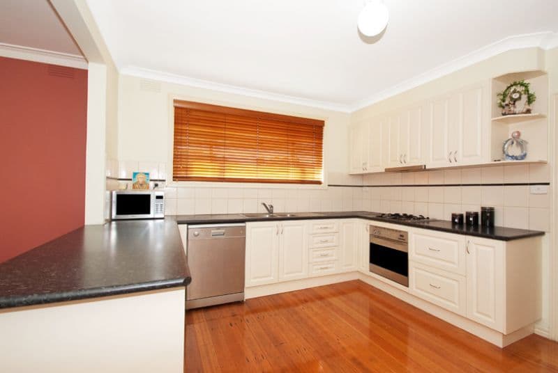 4 Edgewood Close, THOMASTOWN VIC 3074, Thomastown - Thumbnail 2