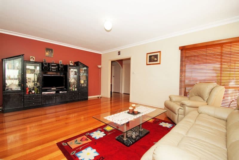 4 Edgewood Close, THOMASTOWN VIC 3074, Thomastown - Thumbnail 3