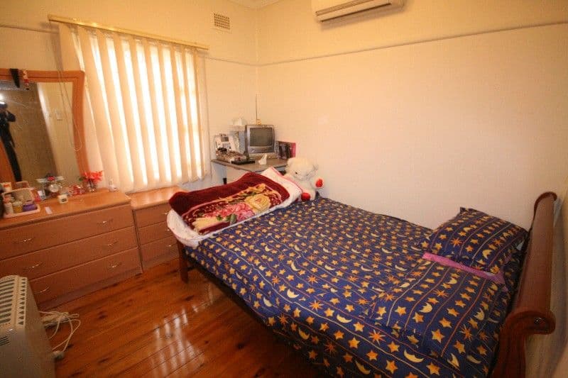 11 Burton Avenue, CHESTER HILL NSW 2162, Chester Hill - Thumbnail 4