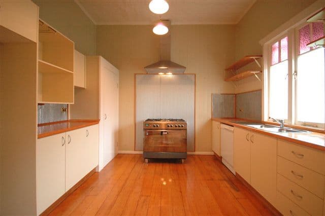 79  Hume Street, TOOWOOMBA QLD 4350, Toowoomba City - Thumbnail 2