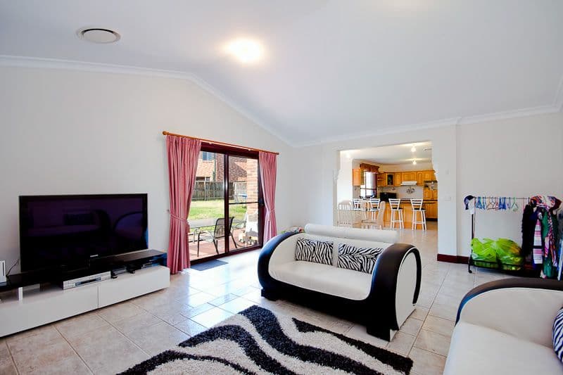 6 Emlyn Place, BEAUMONT HILLS NSW 2155, Beaumont Hills - Thumbnail 5