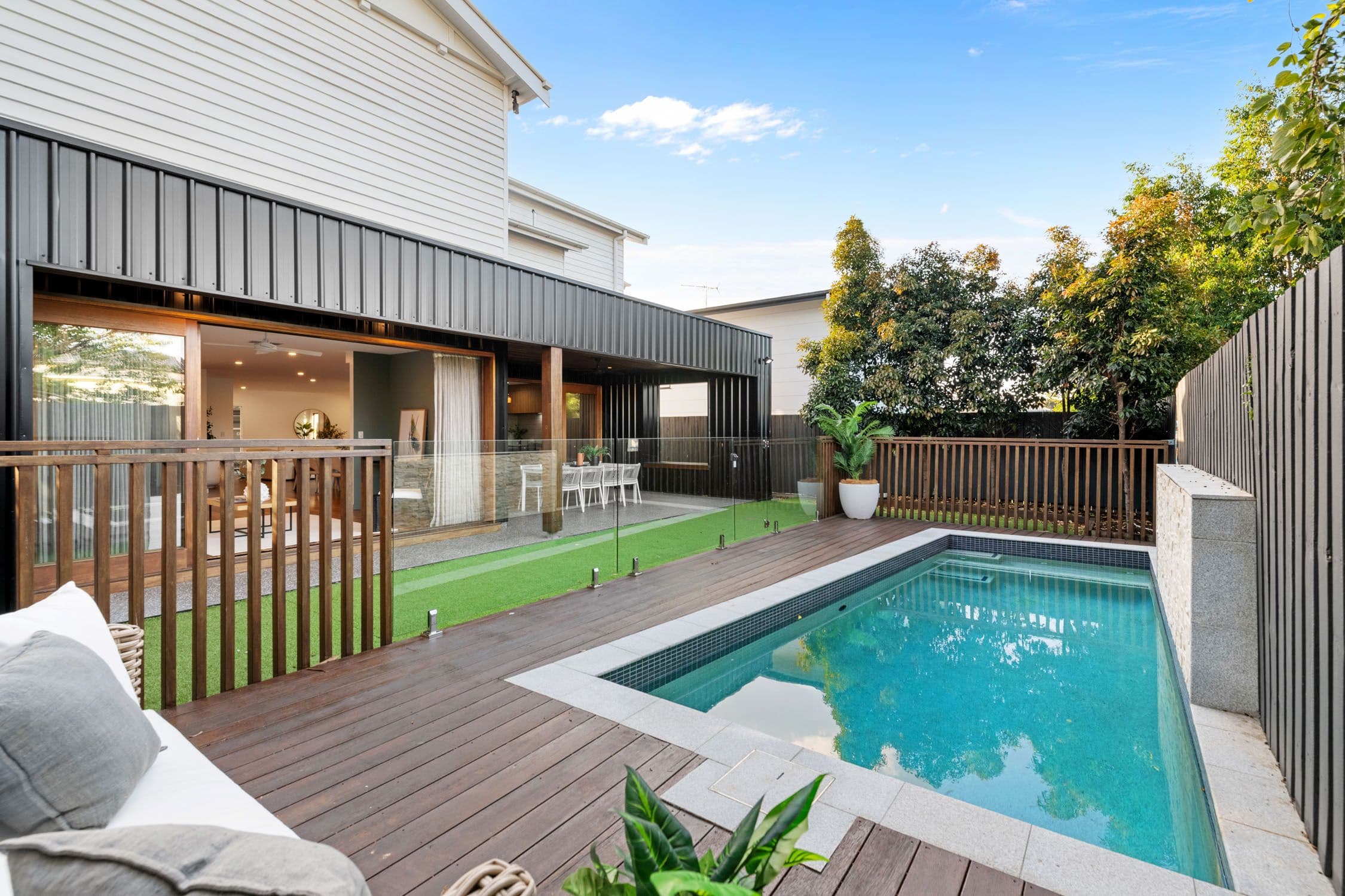 16 Dovedale Crescent, Ashgrove QLD 4060, Ashgrove - Thumbnail 2