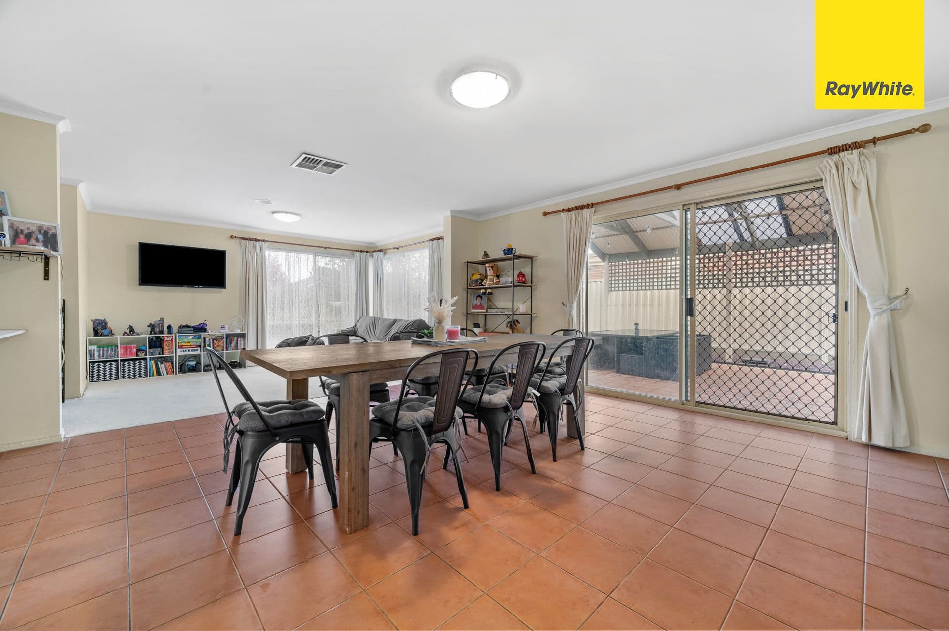 1 Hillsmeade Drive, Melton West VIC 3337, Melton West - Thumbnail 3