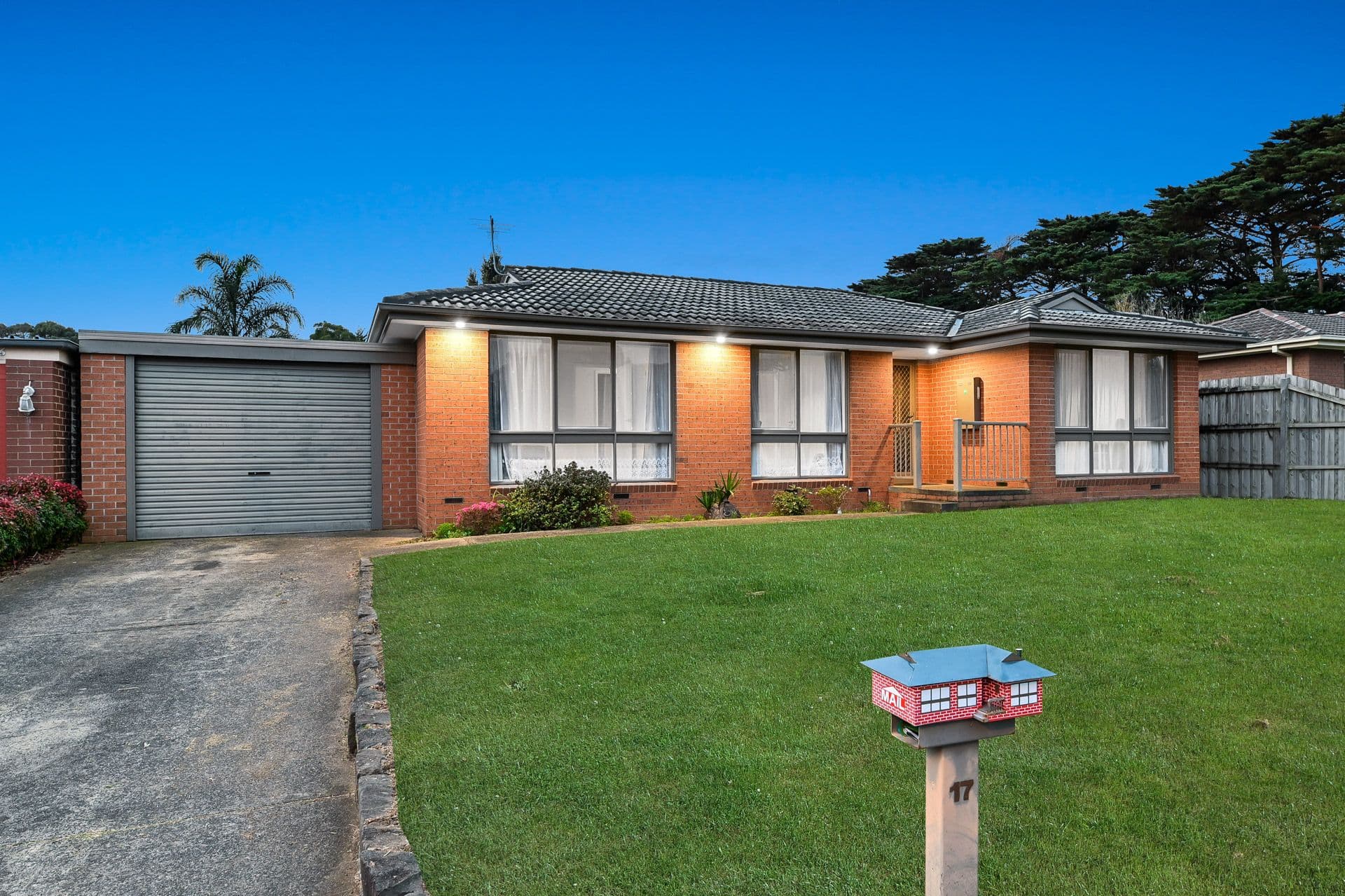 17 Bemersyde Drive, Berwick VIC 3806, Berwick - Thumbnail 3