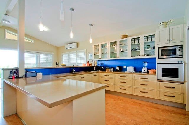 19 Markham Avenue, RUNAWAY BAY QLD 4216, Runaway Bay - Thumbnail 4